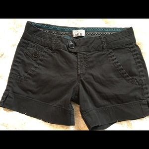 Buckle black shorts